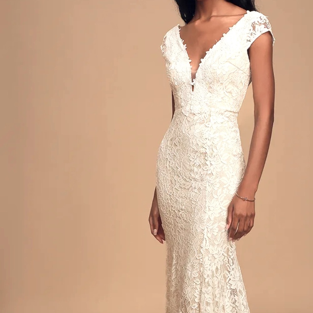NWT LULUS Maxi lace wedding bridal dress L